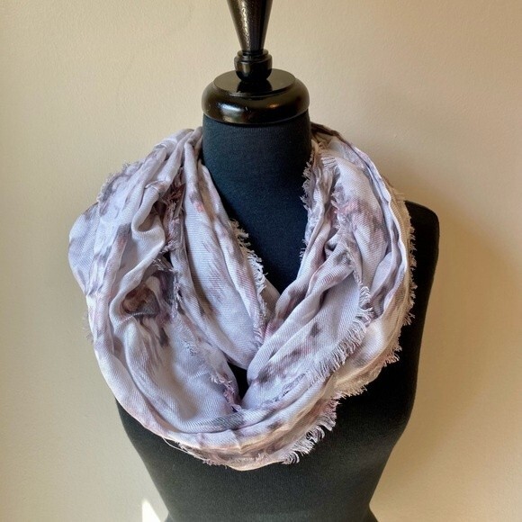 J JILL Infinity Scarf Gray Pink Mauve Purple Fringed NWT - Picture 4 of 6